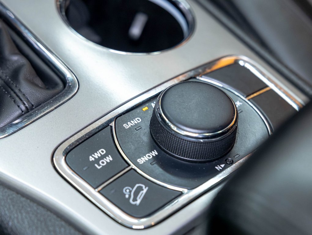 2022 Jeep Grand Cherokee in St-Jérôme, Quebec - 23 - w1024h768px