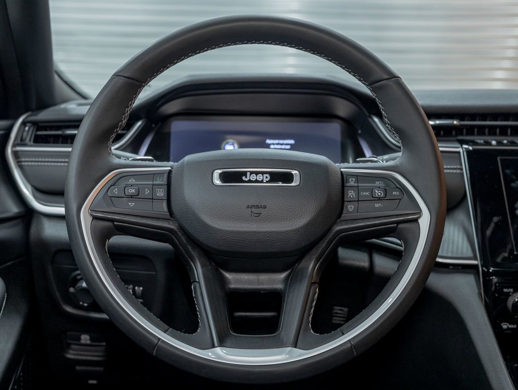 2023 Jeep Grand Cherokee in St-Jérôme, Quebec - 14 - w1024h768px