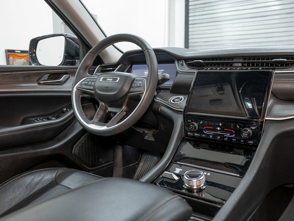 2023 Jeep Grand Cherokee in St-Jérôme, Quebec - 28 - w1024h768px