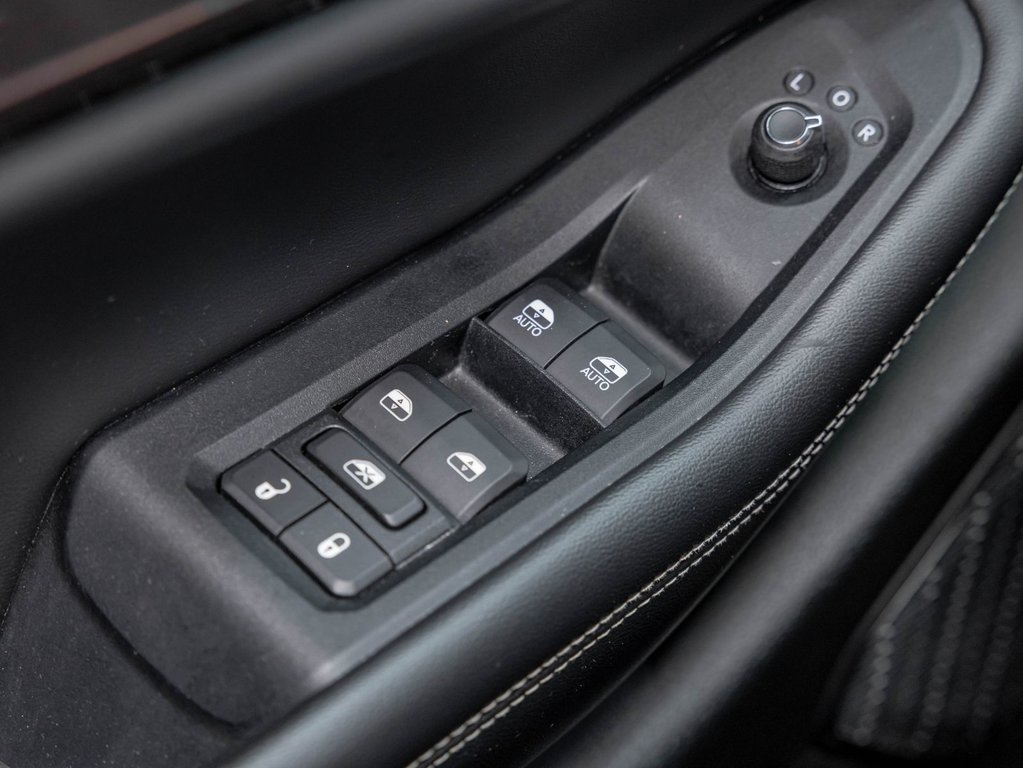 2023 Jeep Grand Cherokee in St-Jérôme, Quebec - 24 - w1024h768px