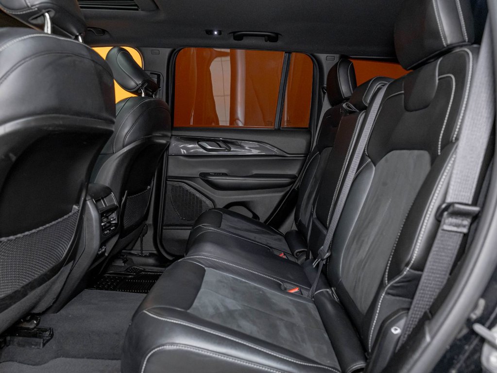 2023 Jeep Grand Cherokee in St-Jérôme, Quebec - 27 - w1024h768px