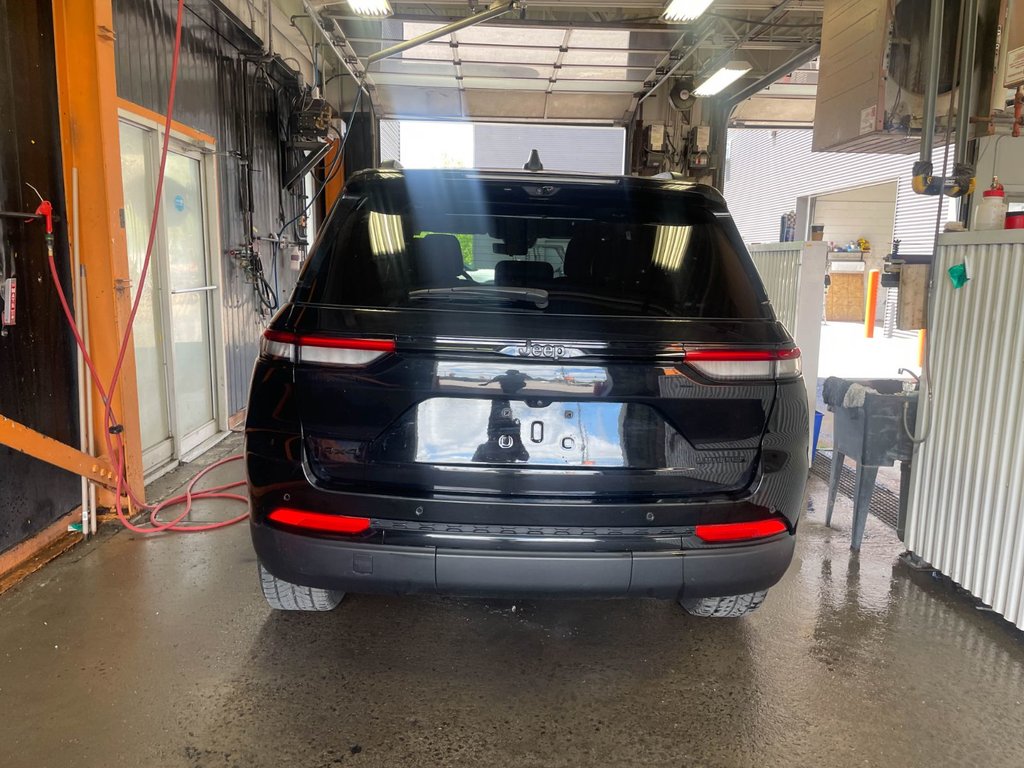 2024 Jeep Grand Cherokee in St-Jérôme, Quebec - 9 - w1024h768px