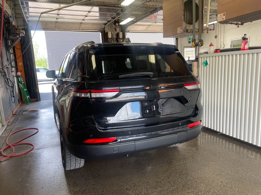 2024 Jeep Grand Cherokee in St-Jérôme, Quebec - 8 - w1024h768px