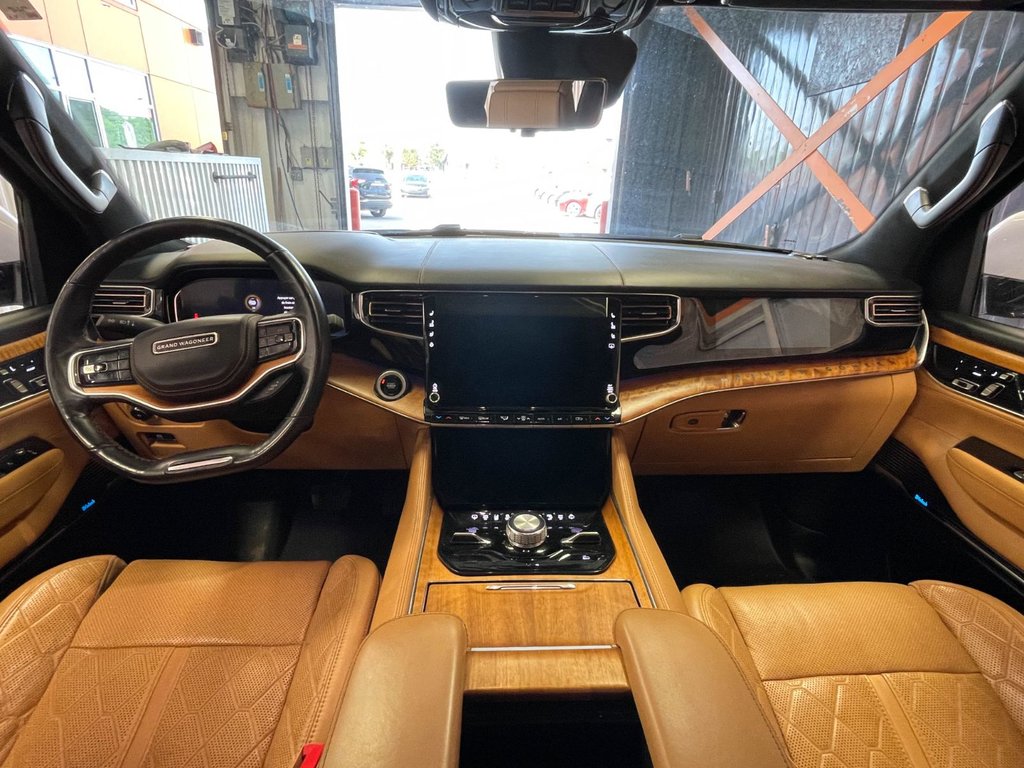 Jeep Grand Wagoneer  2022 à St-Jérôme, Québec - 12 - w1024h768px