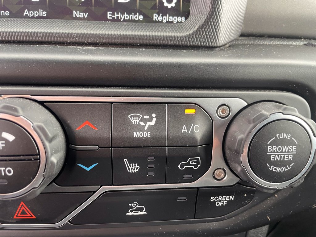 Jeep Wrangler 4xe  2021 à St-Jérôme, Québec - 16 - w1024h768px
