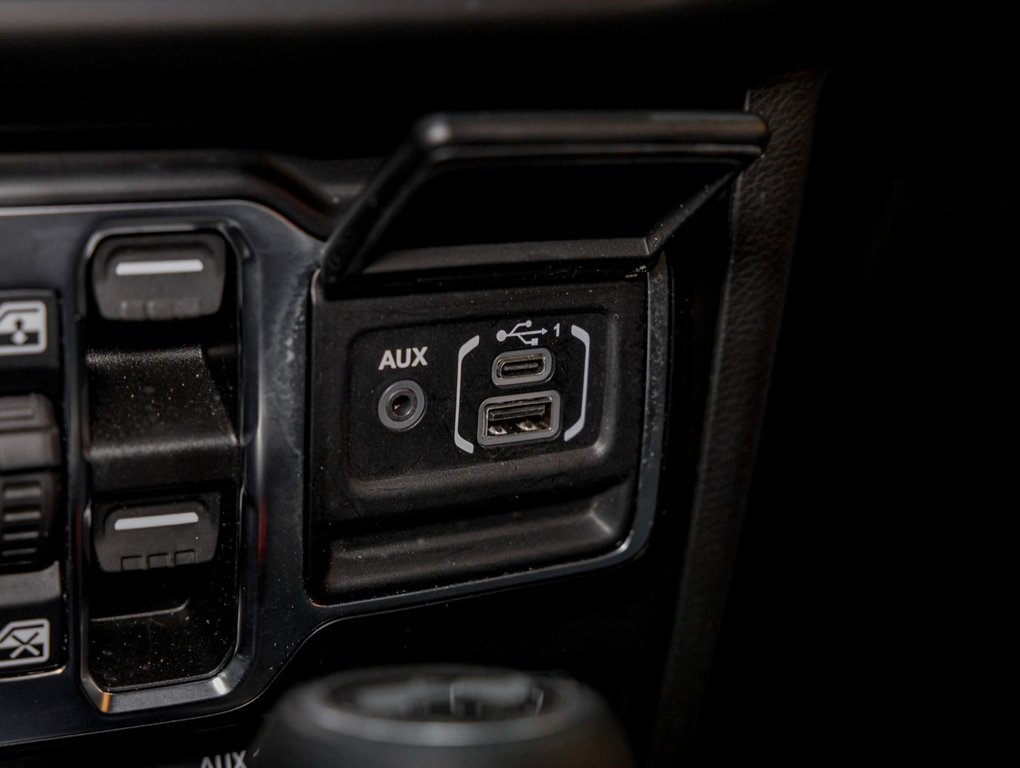 2021 Jeep Wrangler 4xe in St-Jérôme, Quebec - 23 - w1024h768px