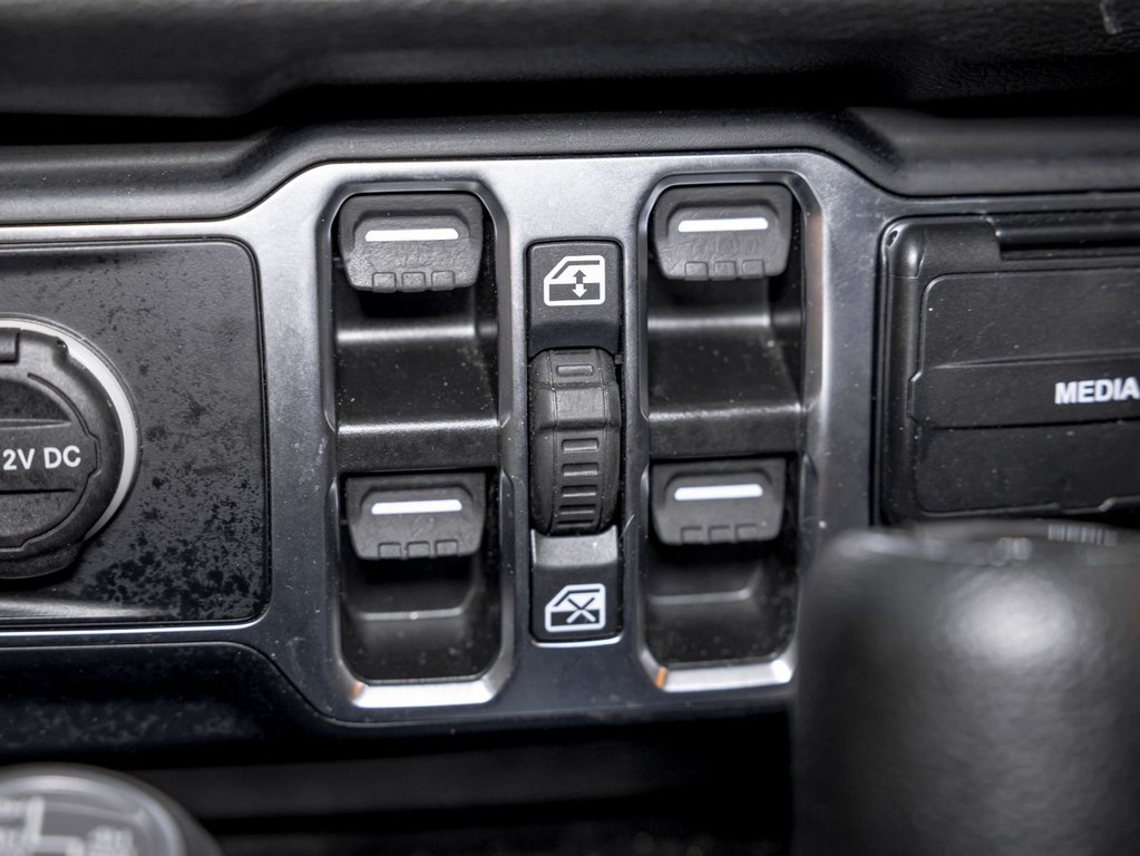 Jeep Wrangler 4xe  2024 à St-Jérôme, Québec - 25 - w1024h768px