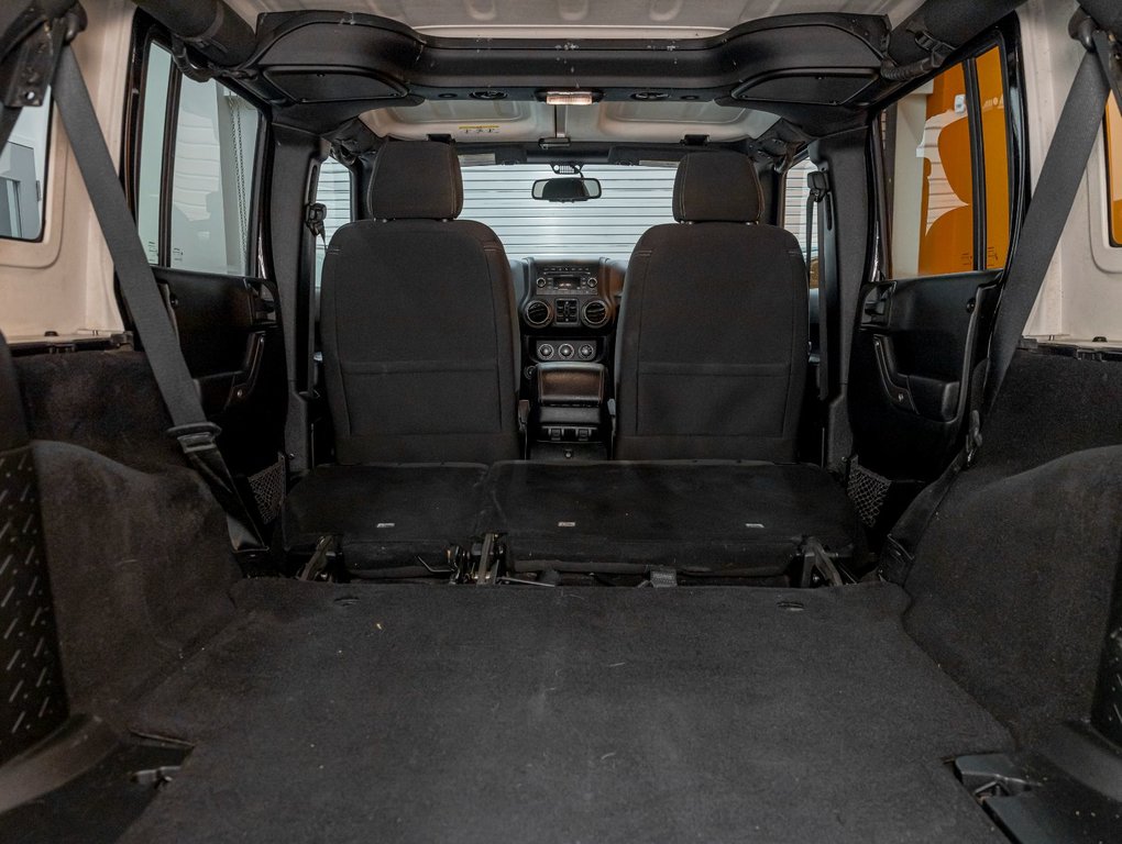 2018 Jeep WRANGLER JK UNLIMITED in St-Jérôme, Quebec - 27 - w1024h768px