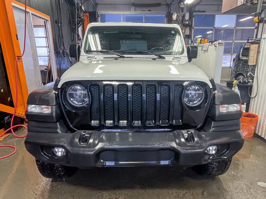 2020 Jeep Wrangler Unlimited in St-Jérôme, Quebec - 4 - w1024h768px