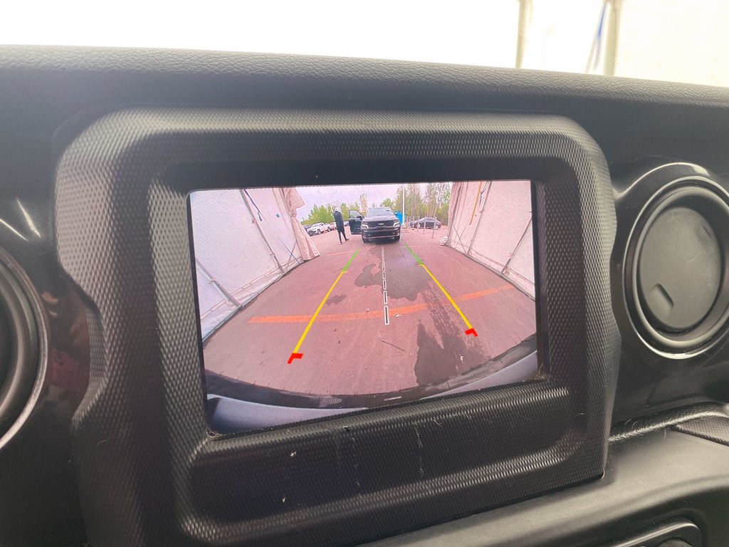 2020 Jeep Wrangler Unlimited in St-Jérôme, Quebec - 14 - w1024h768px