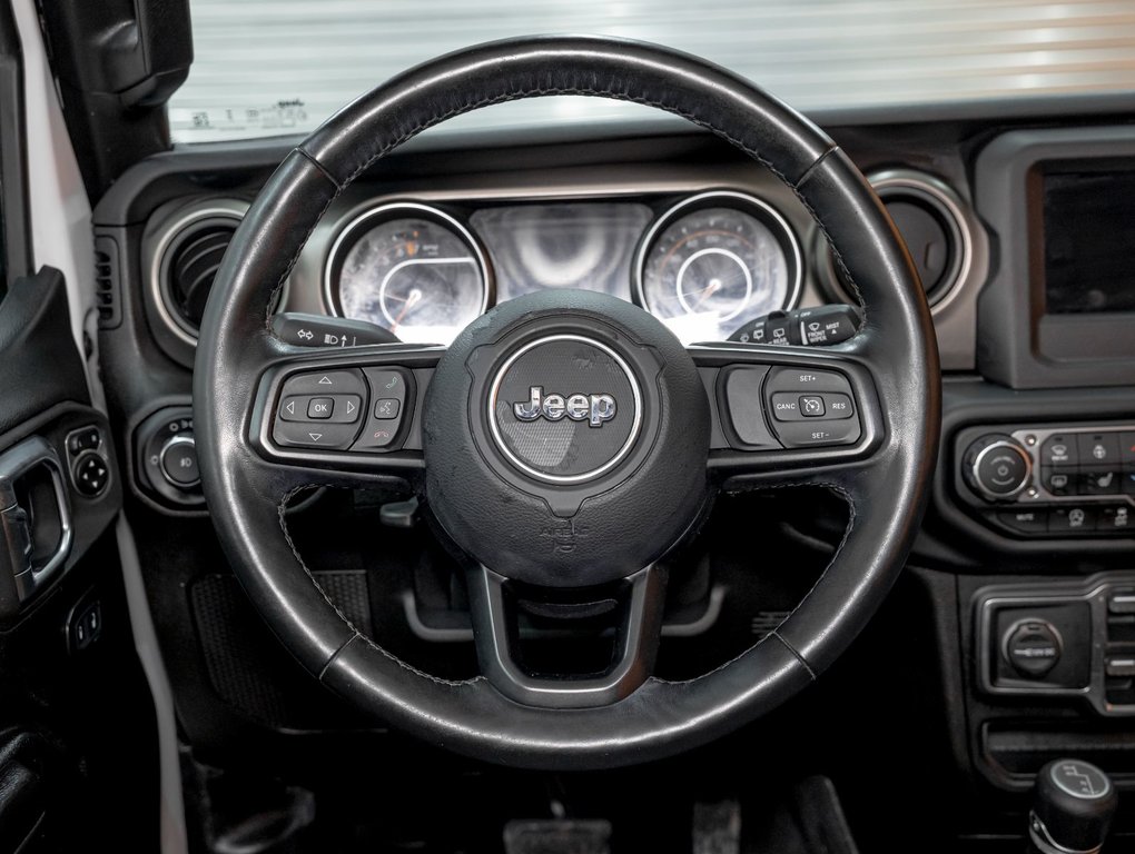 2020 Jeep Wrangler Unlimited in St-Jérôme, Quebec - 12 - w1024h768px