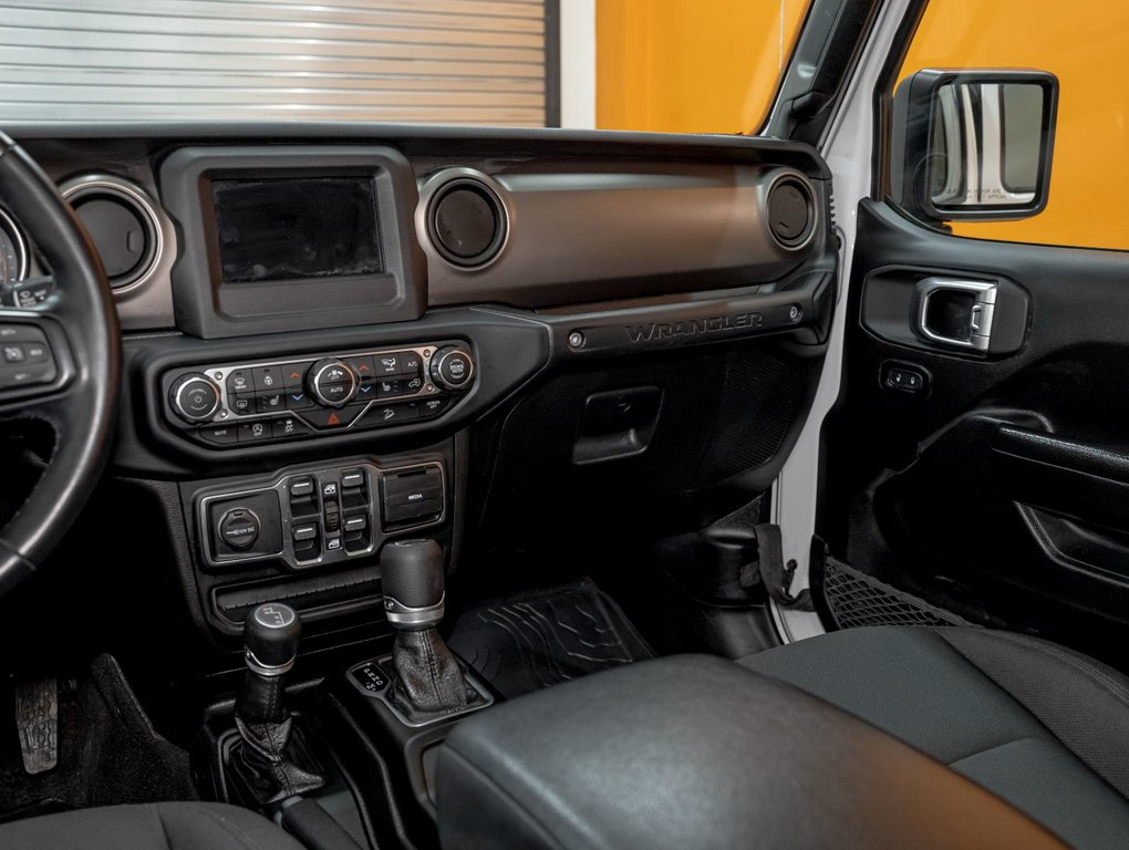 2020 Jeep Wrangler Unlimited in St-Jérôme, Quebec - 17 - w1024h768px