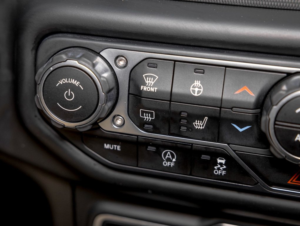 2020 Jeep Wrangler Unlimited in St-Jérôme, Quebec - 18 - w1024h768px