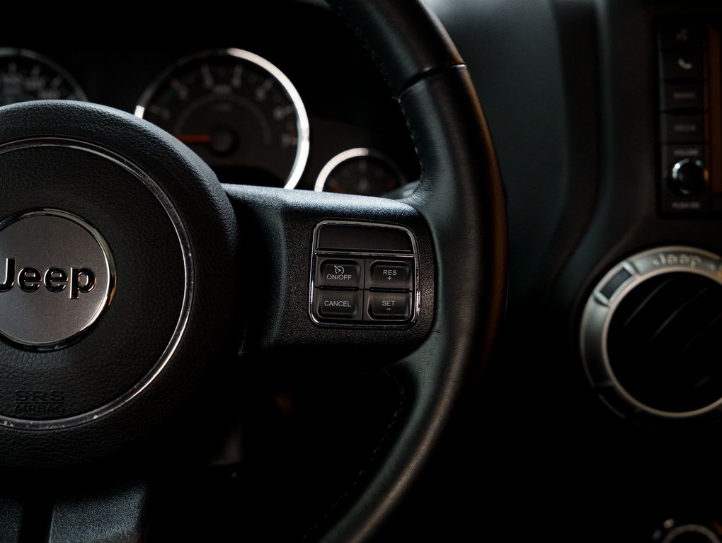 2016 Jeep Wrangler in St-Jérôme, Quebec - 15 - w1024h768px