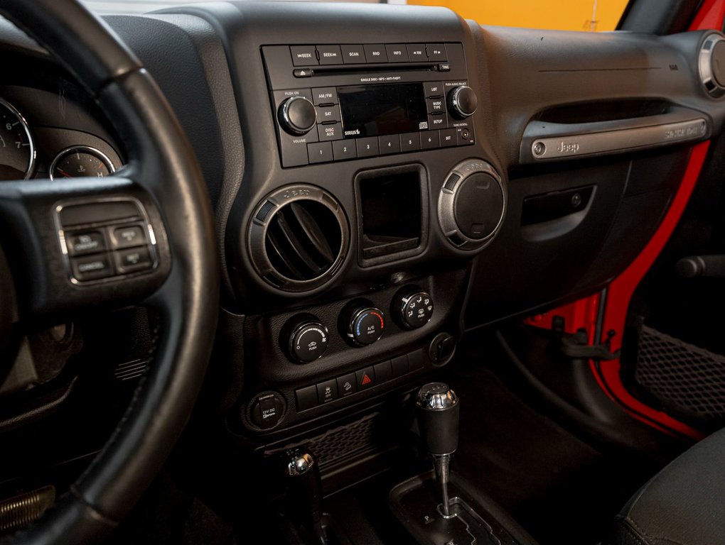 2016 Jeep Wrangler in St-Jérôme, Quebec - 16 - w1024h768px