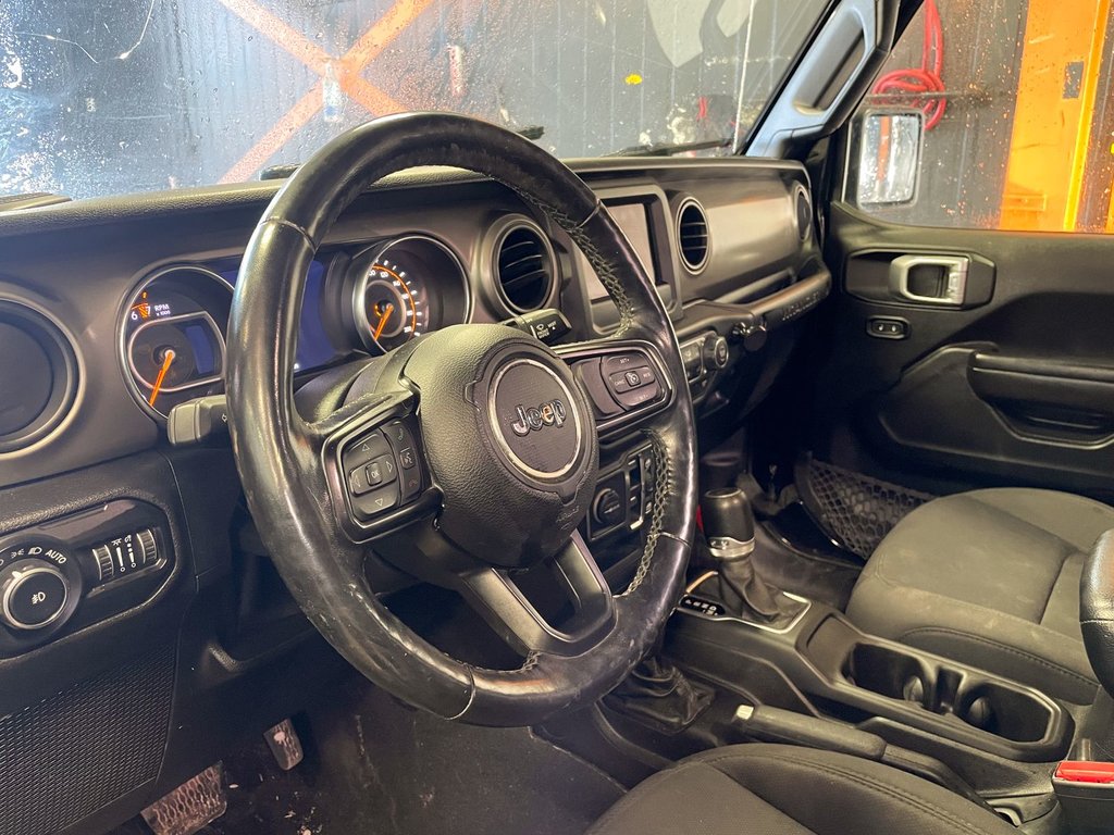 Jeep Wrangler  2021 à St-Jérôme, Québec - 3 - w1024h768px