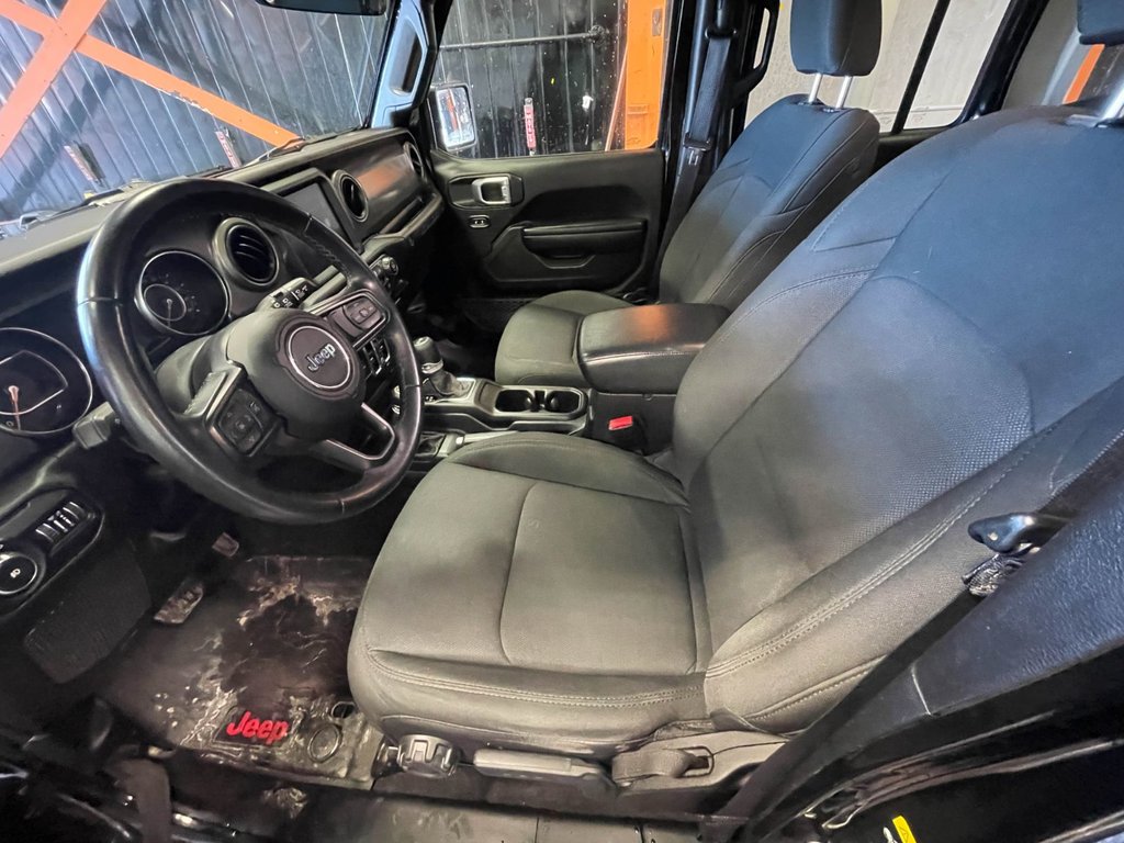 Jeep Wrangler  2021 à St-Jérôme, Québec - 3 - w1024h768px
