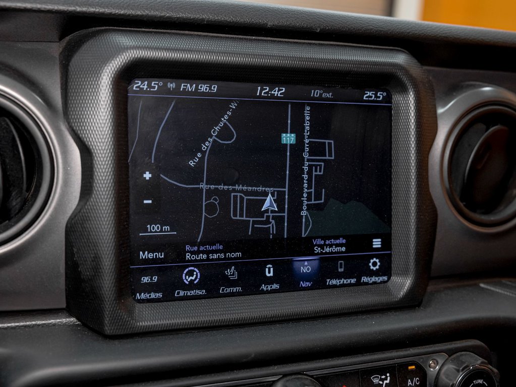 Jeep Wrangler  2023 à St-Jérôme, Québec - 16 - w1024h768px