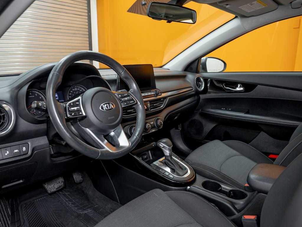 2021 Kia Forte in St-Jérôme, Quebec - 2 - w1024h768px