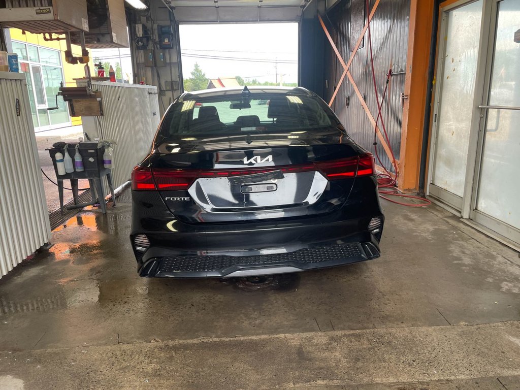 Kia Forte  2023 à St-Jérôme, Québec - 6 - w1024h768px
