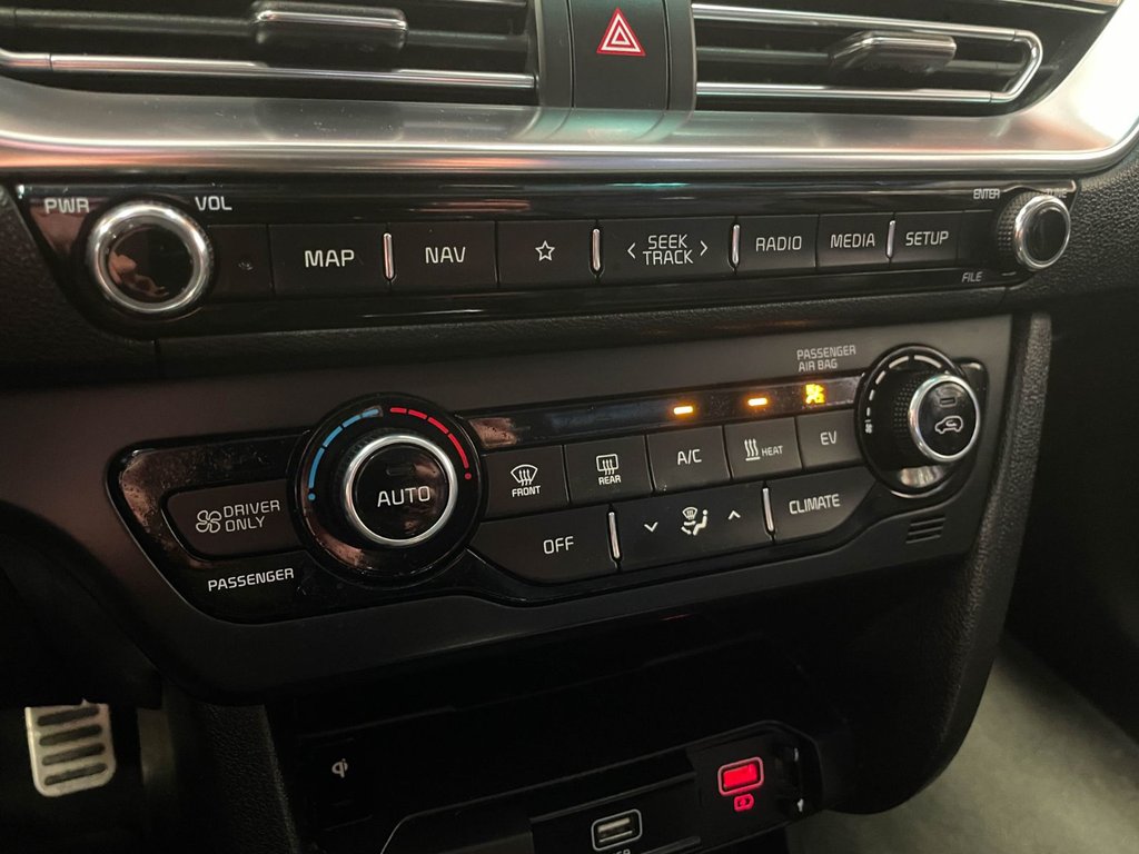 2020 Kia Niro EV in St-Jérôme, Quebec - 16 - w1024h768px