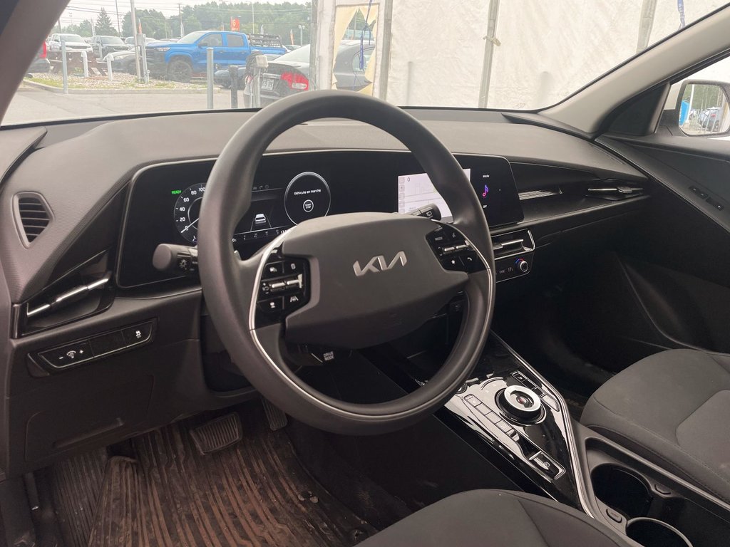 Kia Niro EV  2023 à St-Jérôme, Québec - 4 - w1024h768px