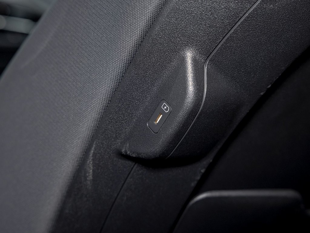 Kia Niro EV  2023 à St-Jérôme, Québec - 28 - w1024h768px