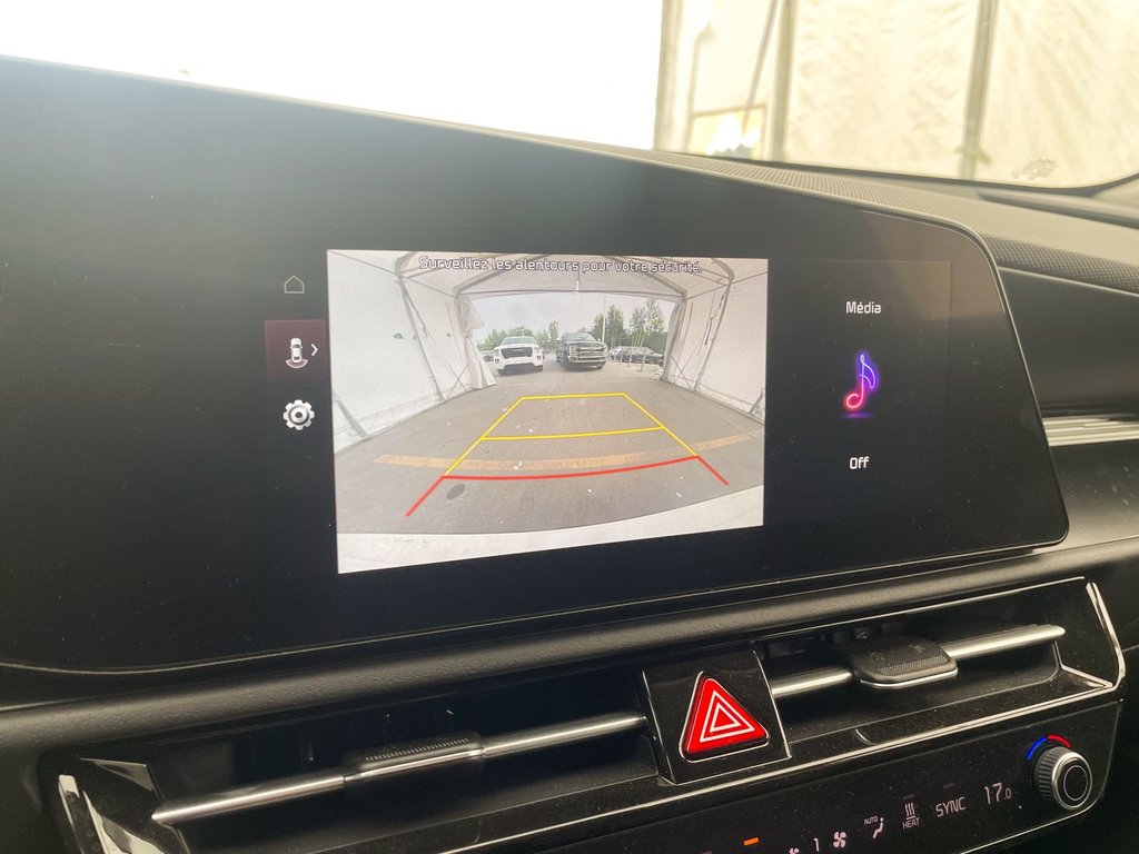 Kia Niro EV  2023 à St-Jérôme, Québec - 14 - w1024h768px