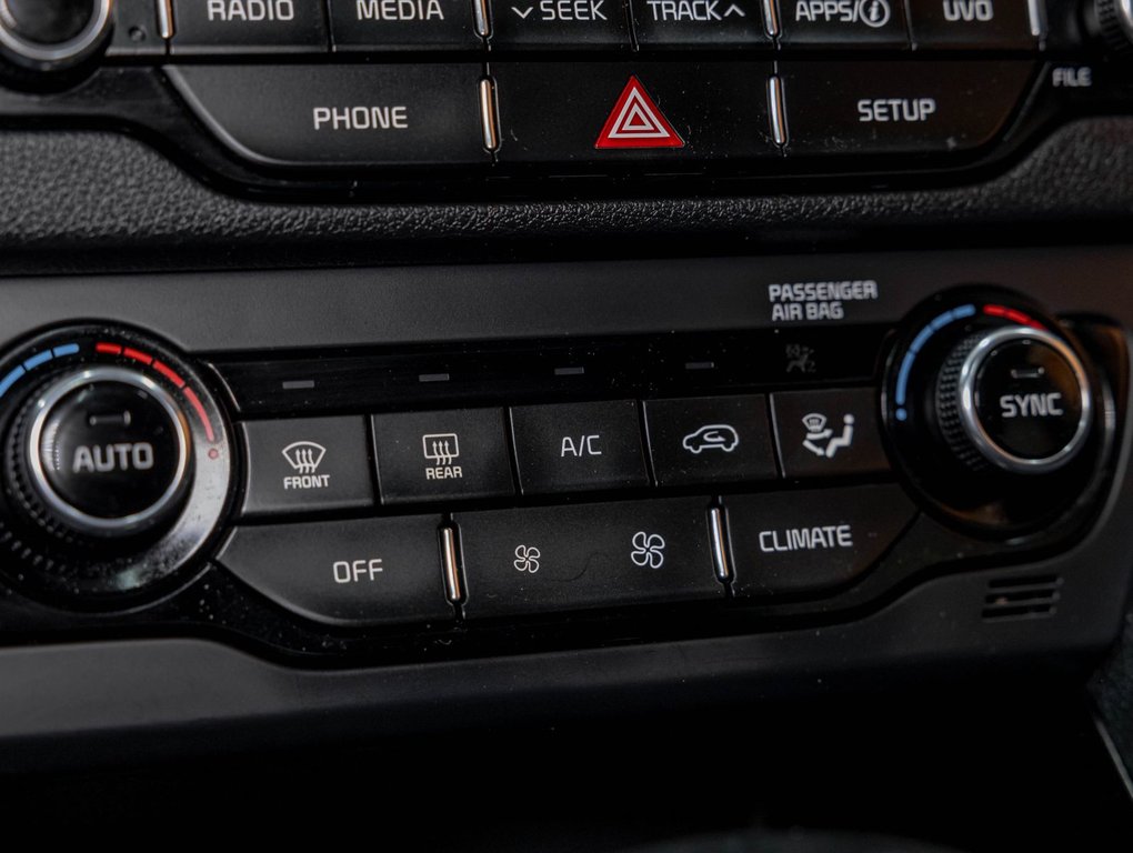 2019 Kia Niro Plug-In Hybrid in St-Jérôme, Quebec - 21 - w1024h768px