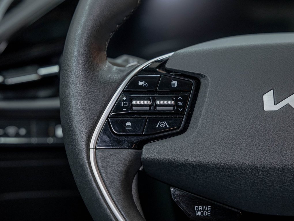 Kia Niro Plug-In Hybrid  2024 à St-Jérôme, Québec - 14 - w1024h768px