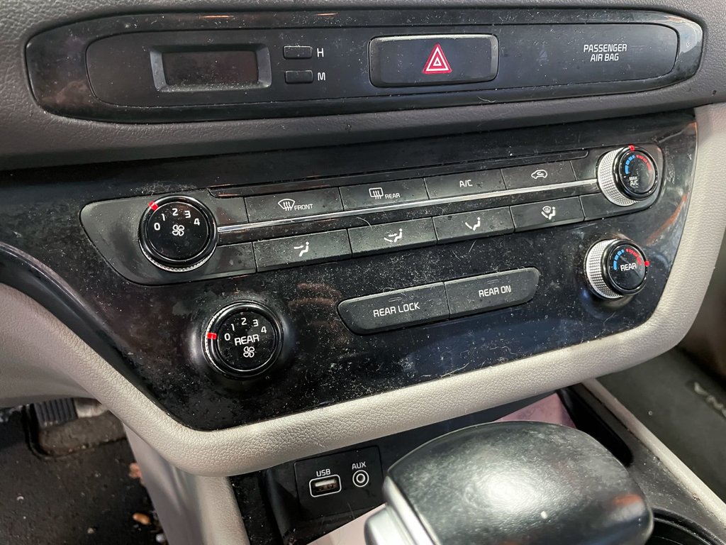 2017 Kia Sedona in St-Jérôme, Quebec - 12 - w1024h768px