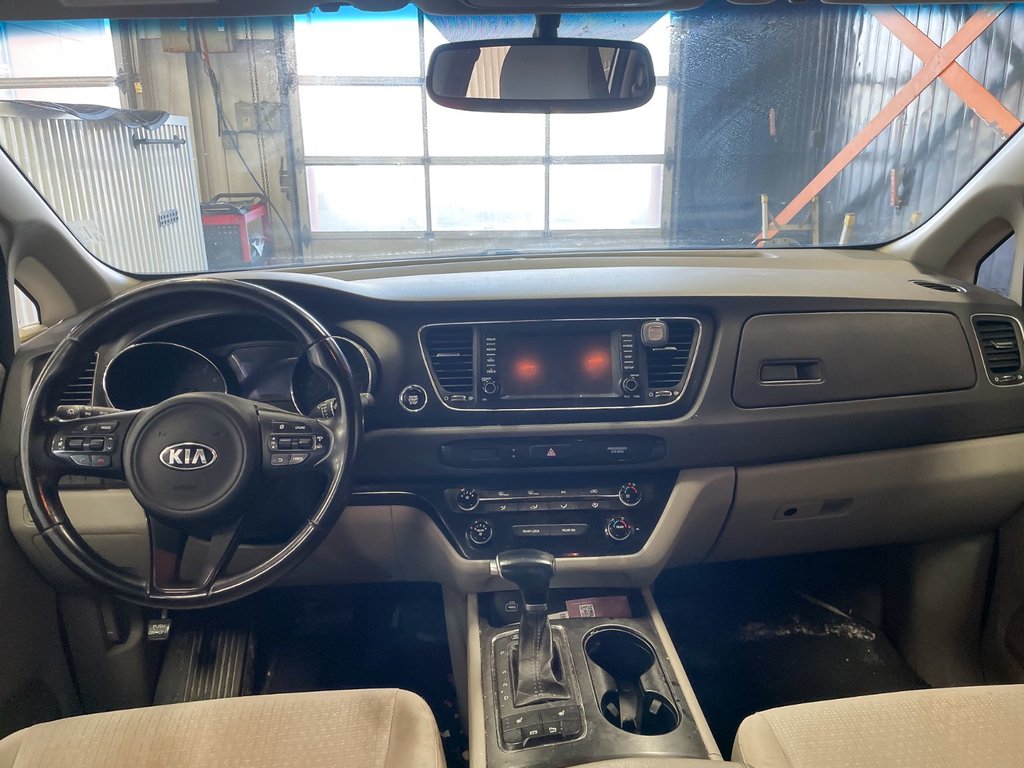 2017 Kia Sedona in St-Jérôme, Quebec - 9 - w1024h768px