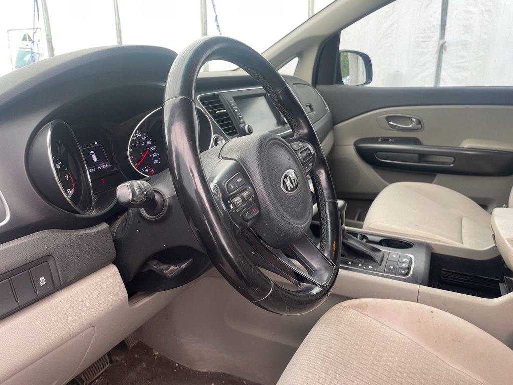 2018 Kia Sedona in St-Jérôme, Quebec - 3 - w1024h768px