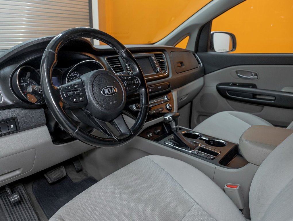 2019 Kia Sedona in St-Jérôme, Quebec - 2 - w1024h768px