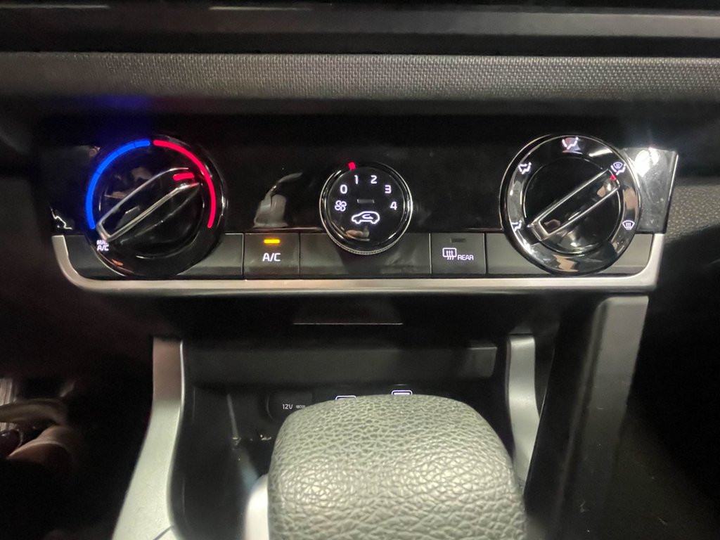 2021 Kia Seltos in St-Jérôme, Quebec - 14 - w1024h768px