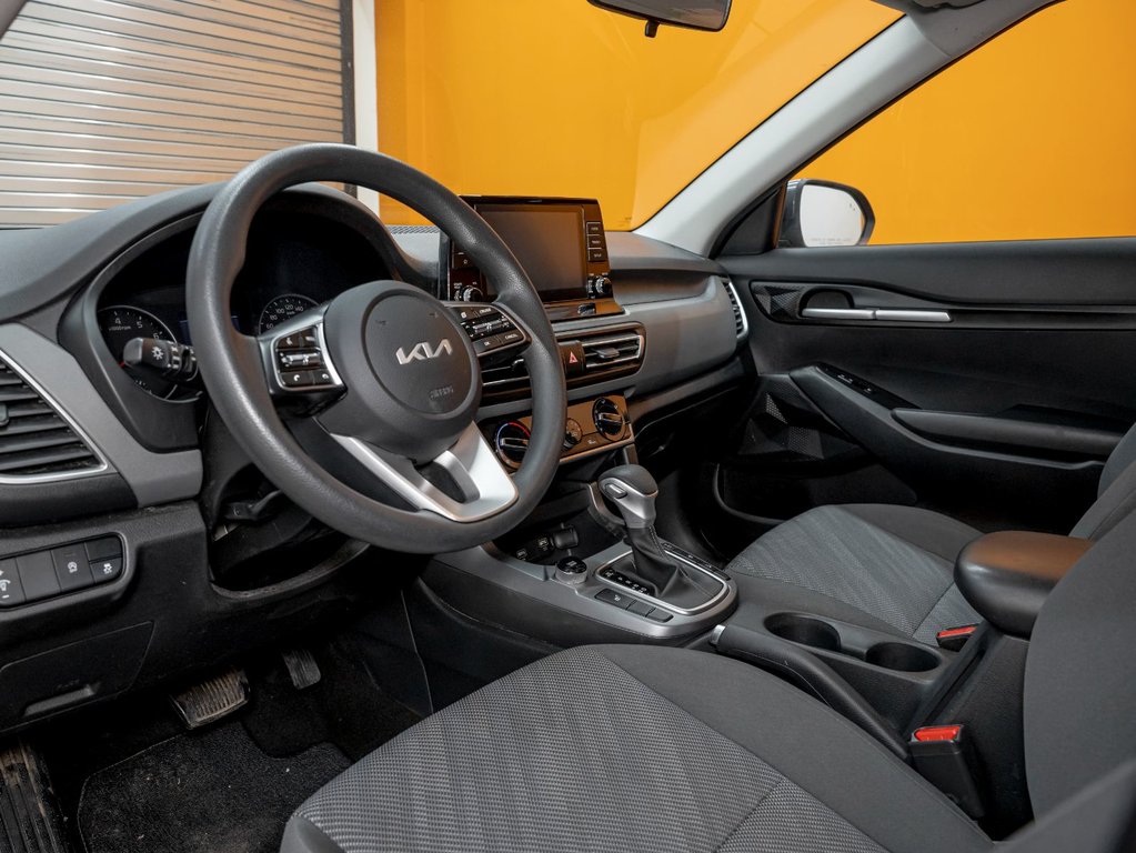 Kia Seltos  2023 à St-Jérôme, Québec - 2 - w1024h768px