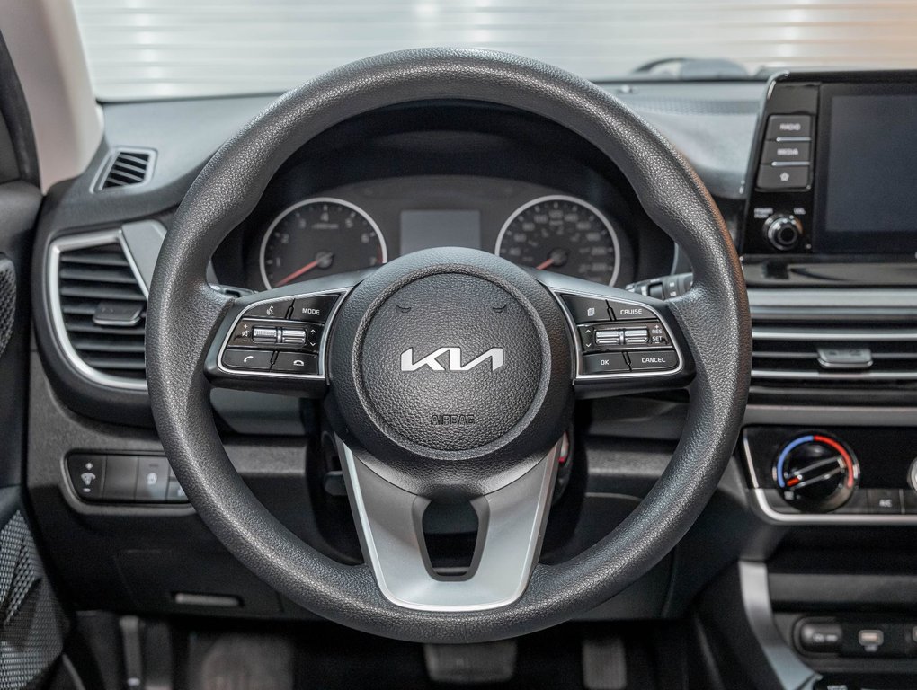 2023 Kia Seltos in St-Jérôme, Quebec - 11 - w1024h768px