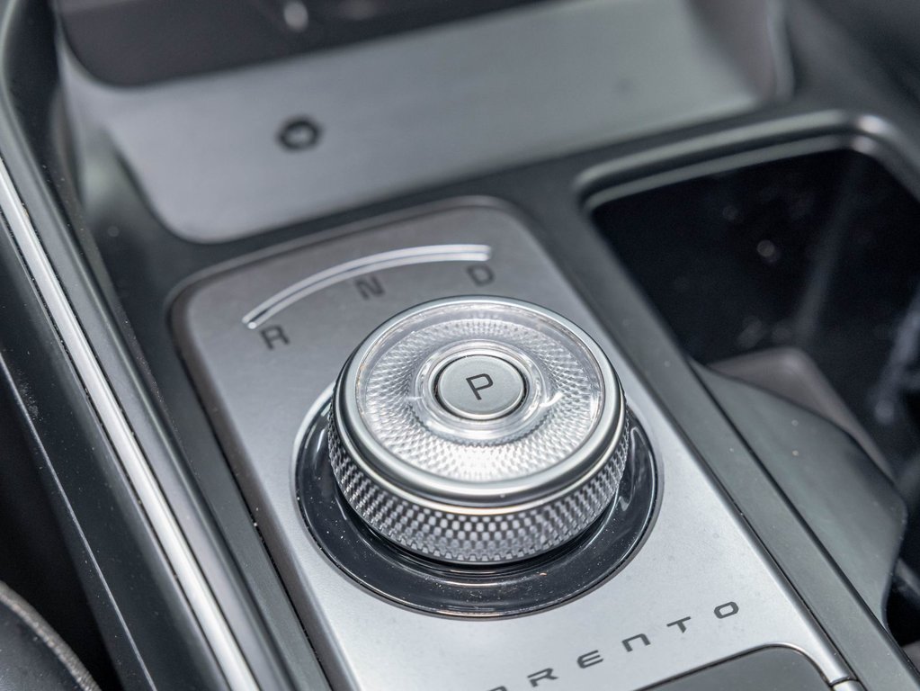 Kia Sorento Plug-In Hybrid  2025 à St-Jérôme, Québec - 24 - w1024h768px