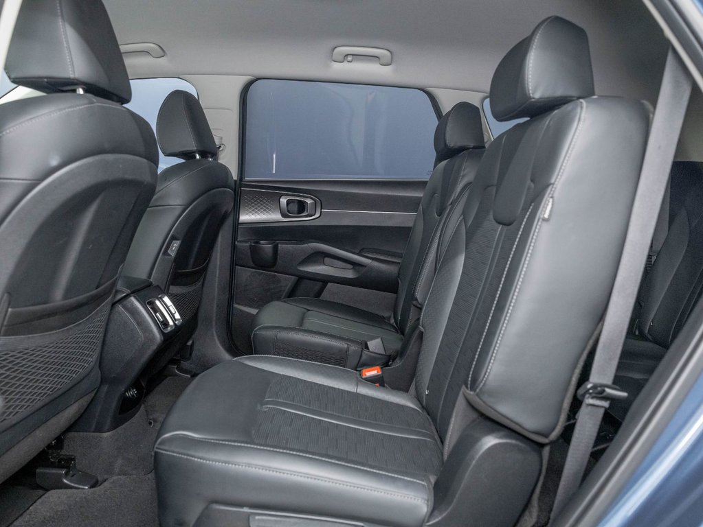 Kia Sorento Plug-In Hybrid  2025 à St-Jérôme, Québec - 29 - w1024h768px