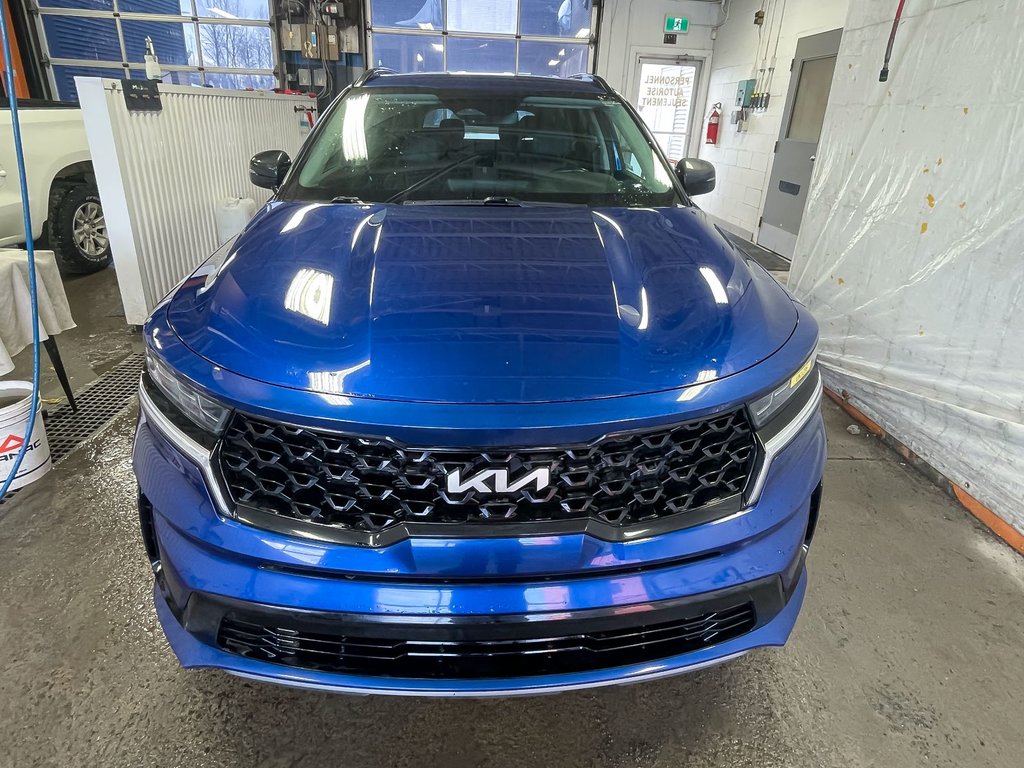 Kia Sorento  2023 à St-Jérôme, Québec - 4 - w1024h768px