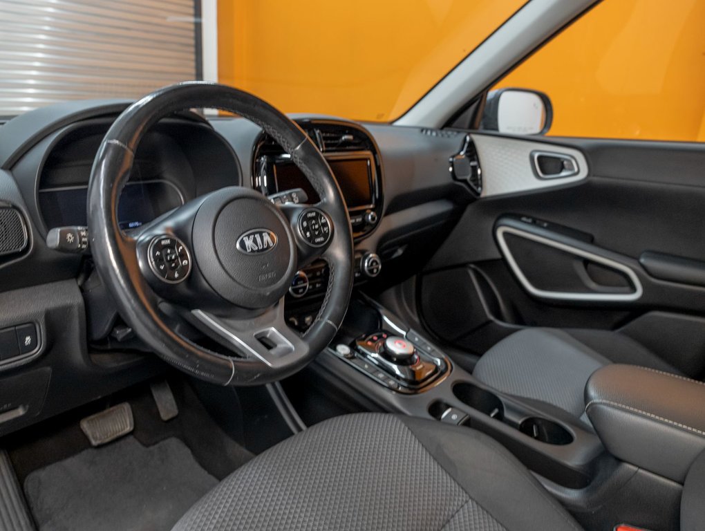 2020 Kia SOUL EV in St-Jérôme, Quebec - 2 - w1024h768px