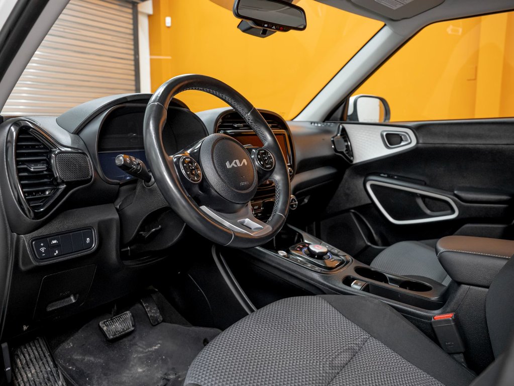 Kia SOUL EV  2022 à St-Jérôme, Québec - 2 - w1024h768px
