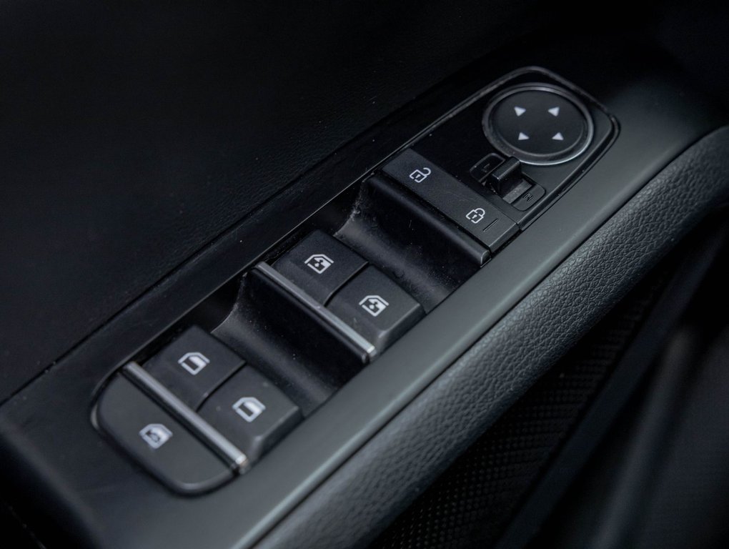 2022 Kia Soul EV in St-Jérôme, Quebec - 28 - w1024h768px