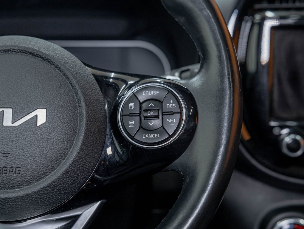 2022 Kia Soul EV in St-Jérôme, Quebec - 16 - w1024h768px