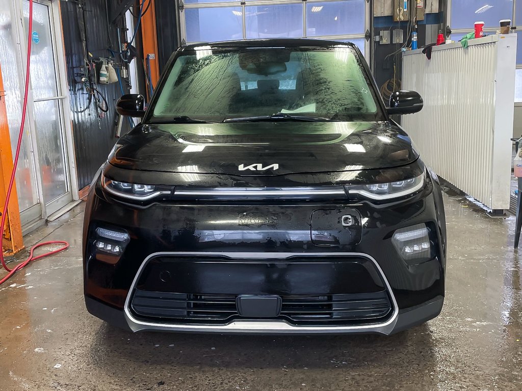 Kia Soul EV  2022 à St-Jérôme, Québec - 4 - w1024h768px