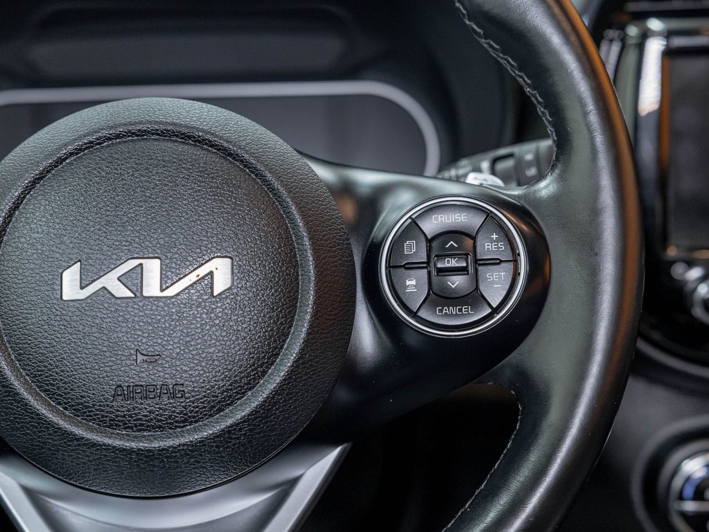 2022 Kia Soul EV in St-Jérôme, Quebec - 15 - w1024h768px