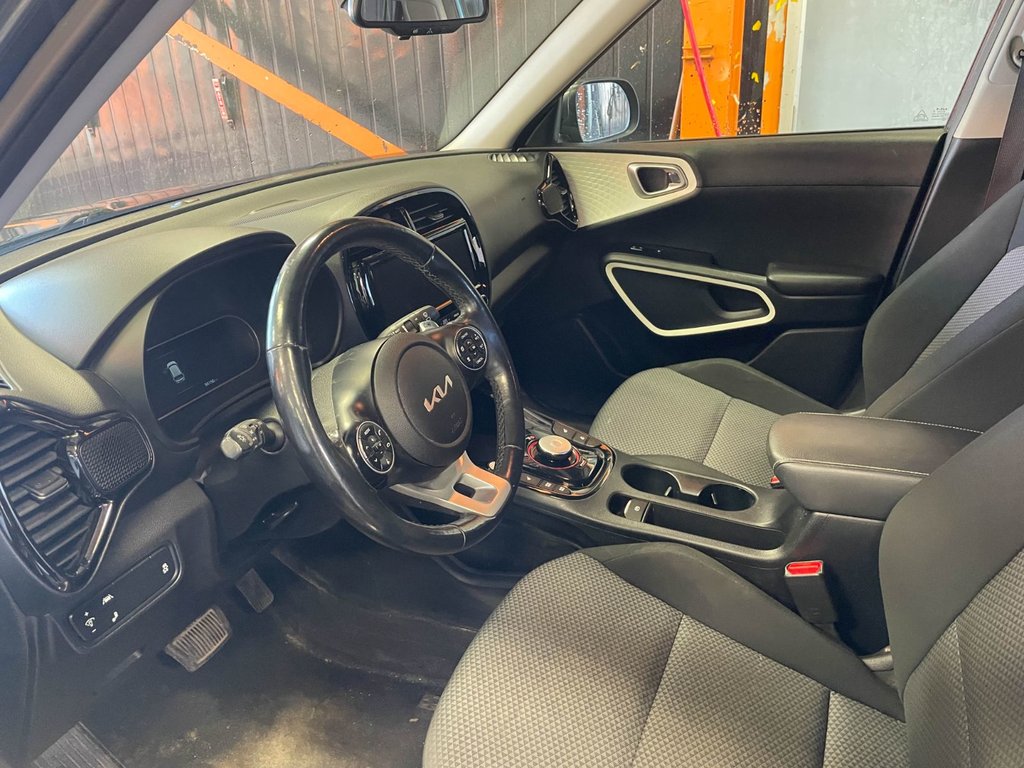 2022 Kia Soul EV in St-Jérôme, Quebec - 4 - w1024h768px