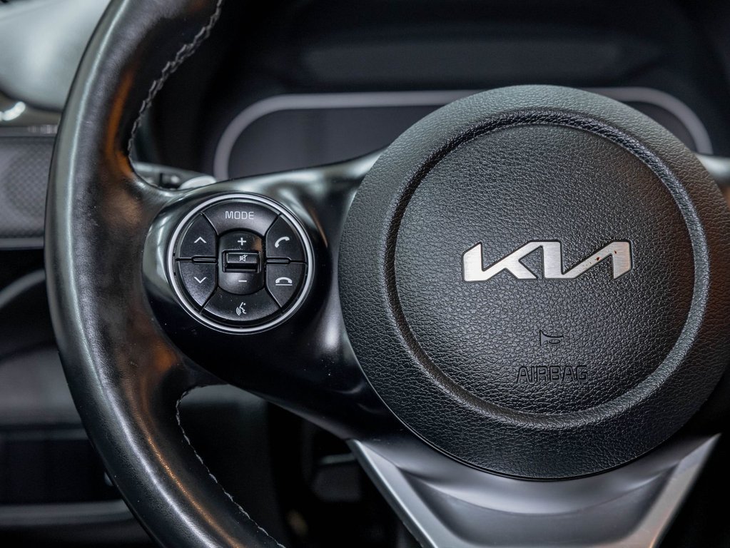 2022 Kia Soul EV in St-Jérôme, Quebec - 14 - w1024h768px