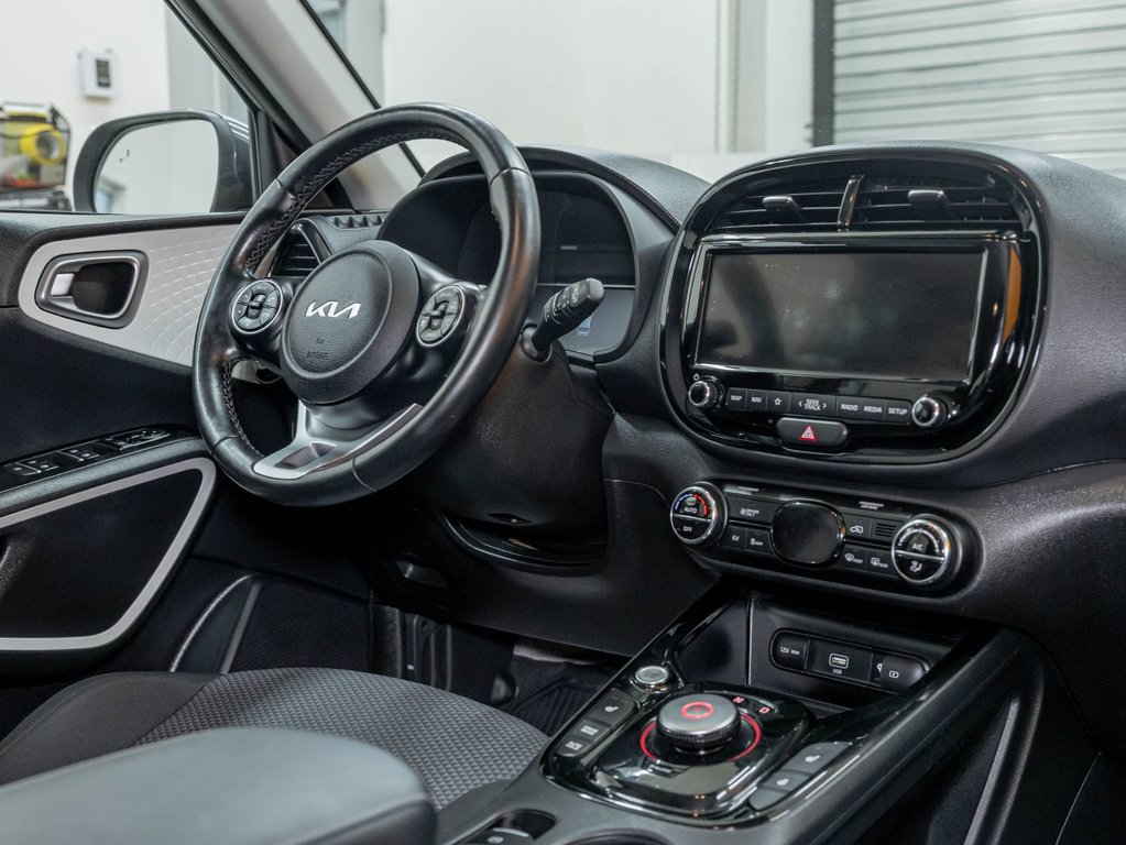 2022 Kia Soul EV in St-Jérôme, Quebec - 26 - w1024h768px