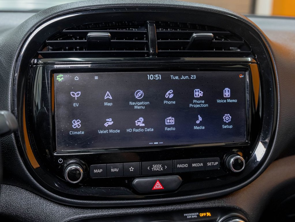 2022 Kia Soul EV in St-Jérôme, Quebec - 17 - w1024h768px